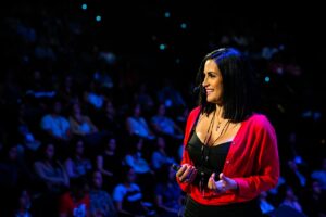 La empresaria Bárbara de la Rosa en conferencia