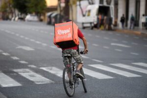 Repartidor de Rappi en bici