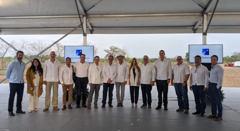 Patricia Lobeira Rodríguez confía en los beneficios que traerá para el Puerto la inversión de la cervecera norteamericana.