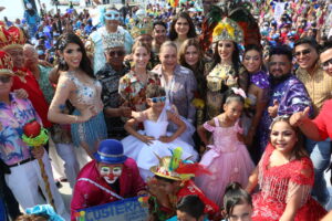 Fueron presentados los aspirantes a reyes y reinas del carnaval por parte de la alcaldesa Patricia Lobeira Rodríguez.