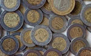 Peso se acerca a su mejor nivel en siete años