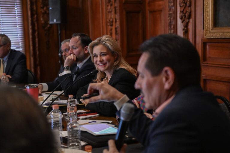 Maru Campos, única mujer en las primeras posiciones según “México elige”