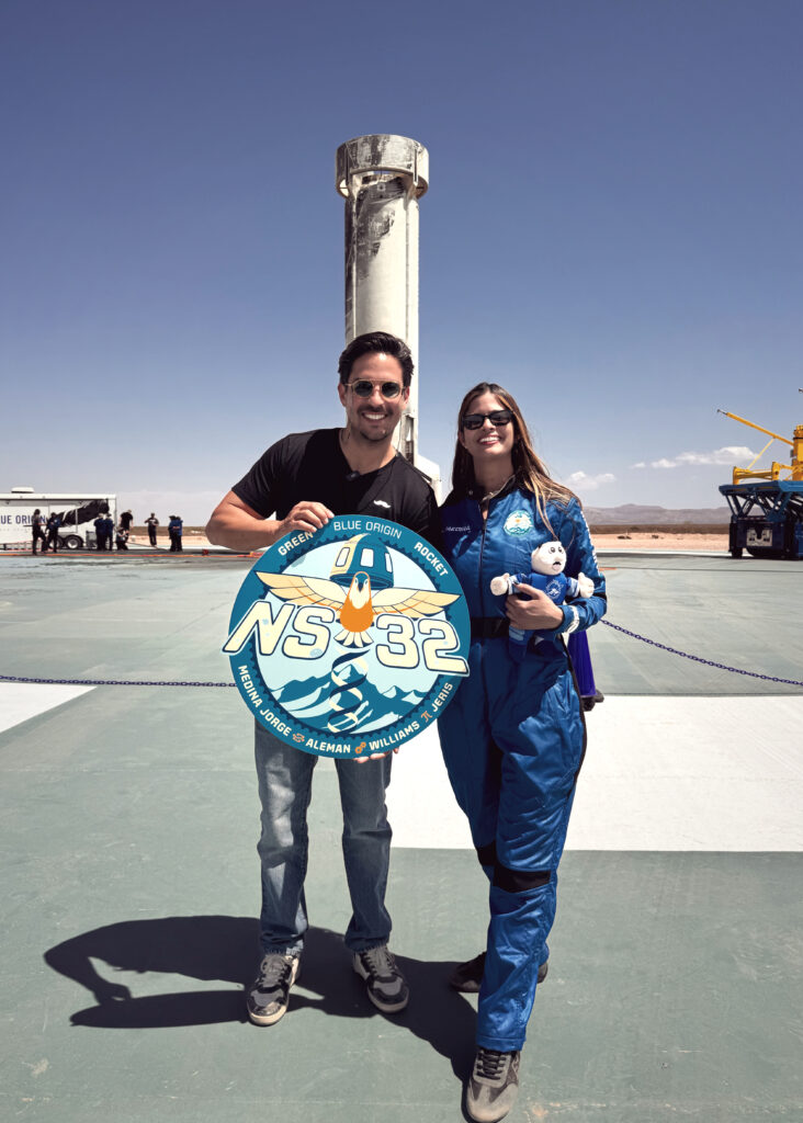 Dr. Simi vuela al espacio y conecta con jóvenes