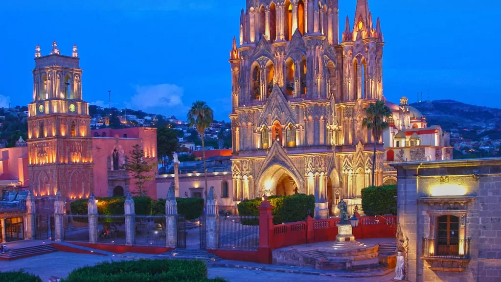 Distrito Corazón mejora entorno urbano y honra la esencia de San Miguel de Allende