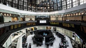 Bolsa Mexicana alcanza récord histórico al superar 59 mil puntos con impulso corporativo y estabilidad cambiaria