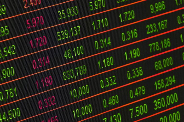 Bolsa Mexicana de Valores alcanza máximo histórico con S&P/BMV IPC sobre 60 mil puntos
