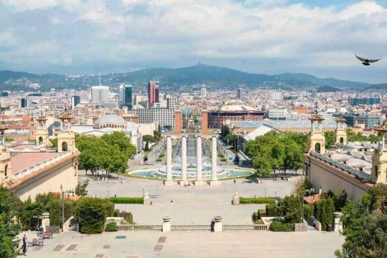 Plan Cataluña recuperación económica centrado en digitalización, transición energética y reindustrialización.