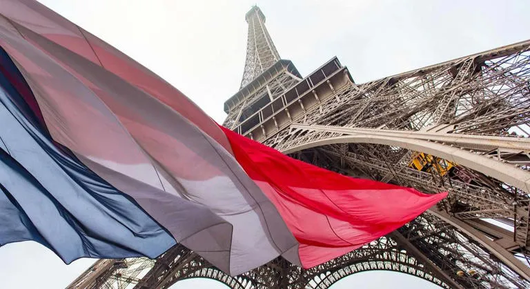 La deuda francesa refleja signos de mercado emergente al mostrar bonos soberanos con mayores rendimientos que los corporativos.