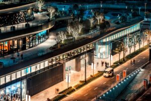 exceso de centros comerciales en China presiona al retail urbano y al consumo