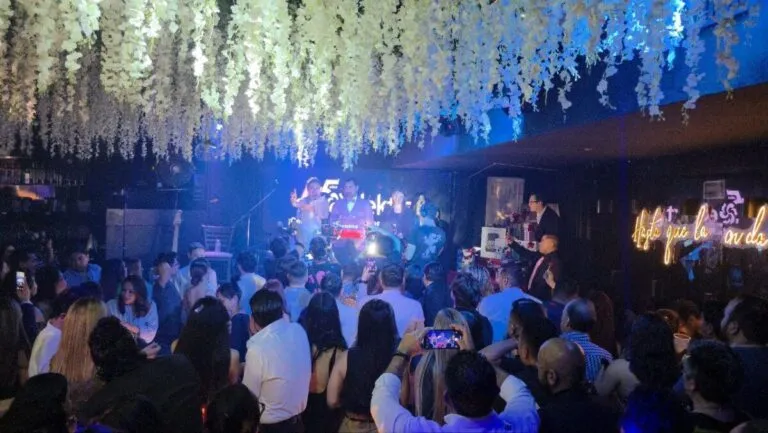 La Boda Fake integra premios de Elektra y sorprende asistentes