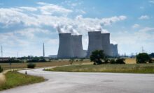 Proyectos de energía nuclear en Estados Unidos y Europa, con énfasis en reactores modulares pequeños y apoyo tecnológico.