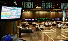 Mercados argentinos muestran alivio tras medidas económicas que estabilizaron el peso y redujeron tensiones financieras