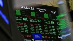 Mercados financieros globales caen tras tres días de alzas en acciones y bonos, con retrocesos en Argentina y América Latina