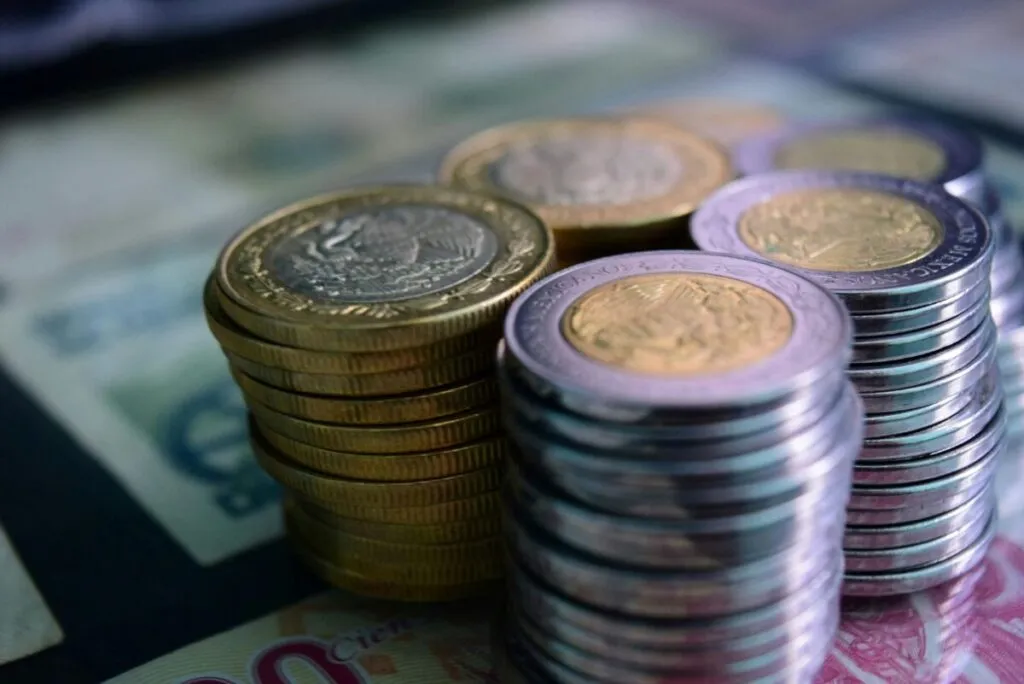 Gráfico conceptual sobre endeudamiento privado en México, con referencia al aumento del crédito reportado por el FMI.