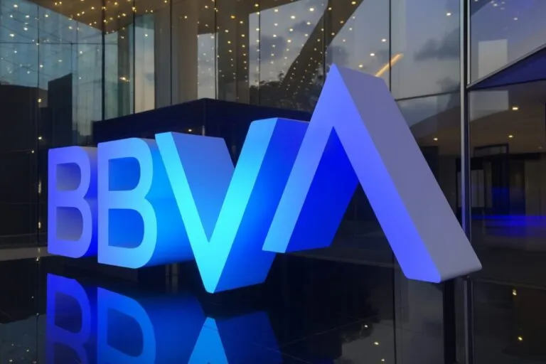 BBVA es reconocido por Euromoney como mejor banco de divisas en Perú