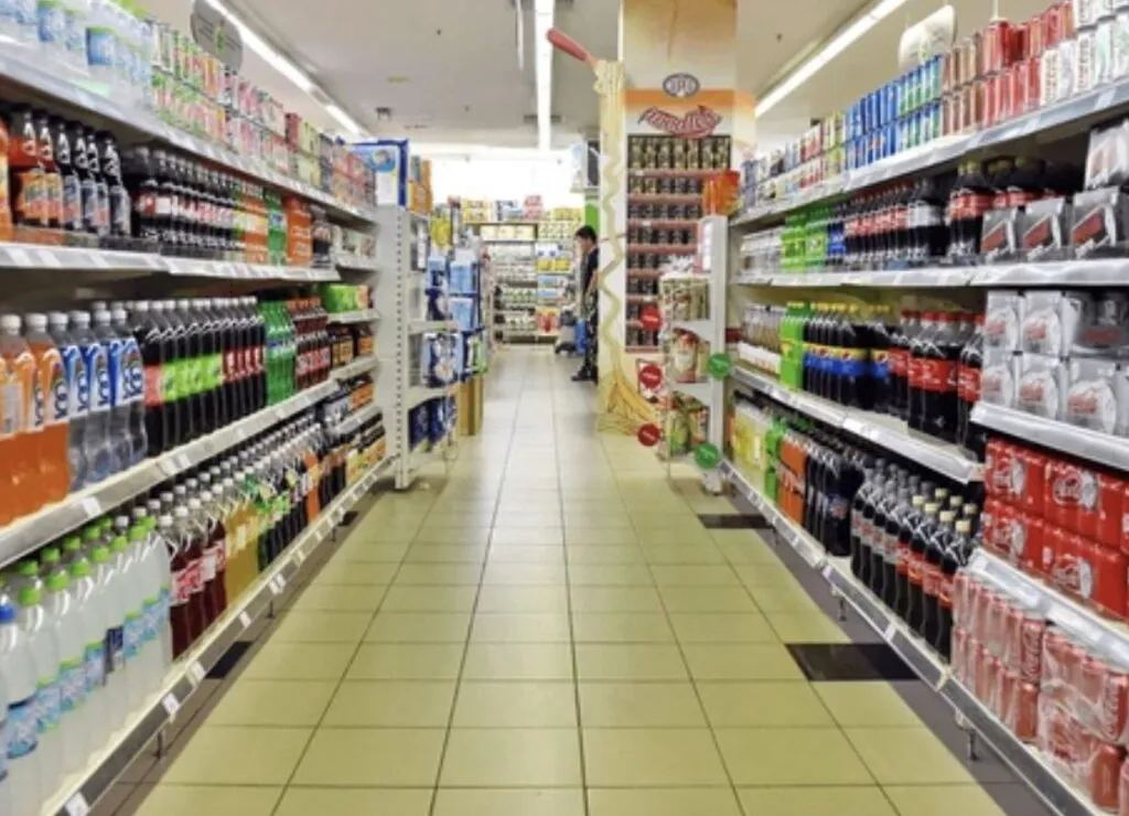 Legisladores en sesión plenaria durante la votación del nuevo IEPS a bebidas azucaradas como parte del Paquete Económico 2026 en México.