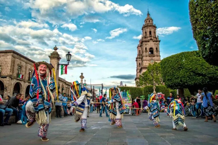 Turismo internacional de Michoacán con promoción cultural y económica en mercados globales