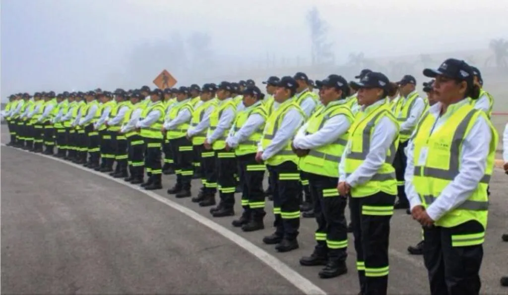 Ilustración editorial de SEPIVER y Grupo Duxon reflejando igualdad laboral impulsada por Omar Anitua Valdovinos.