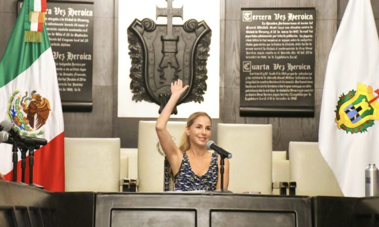 Gestión financiera de Paty Lobeira eleva calificación crediticia de Veracruz.