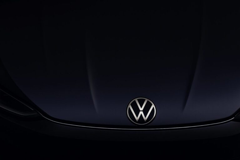 Exportación de autos Volkswagen fabricados en China a mercados globales