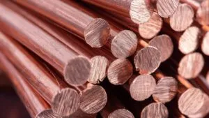 Mercado del cobre con inventarios bajos y precios cercanos a máximos históricos