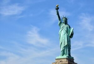 Revisión de fondos públicos en Nueva York bajo criterios de sostenibilidad ambiental y financiera