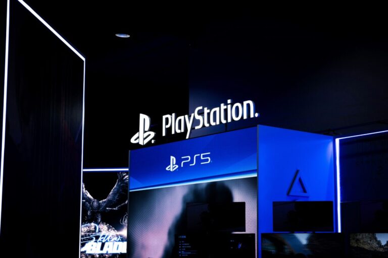 Representación de la industria de videojuegos en América Latina con enfoque en crecimiento digital y usuarios móviles