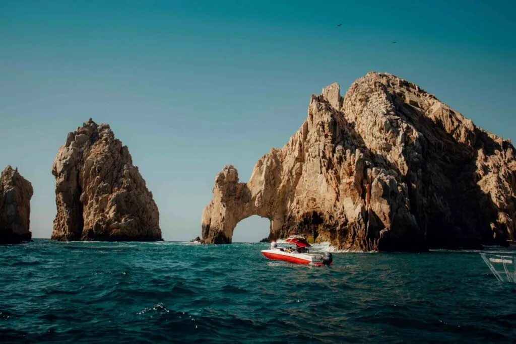 Representantes de Los Cabos presentan su oferta turística de lujo en una feria internacional de turismo