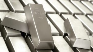 La plata alcanza máximo histórico impulsada por demanda de inversión, escasez de oferta y expectativas de recortes de tasas en Estados Unidos.