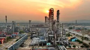 Indian Oil diversifica compras de petróleo desde Angola, Brasil y EAU para reducir dependencia del crudo ruso