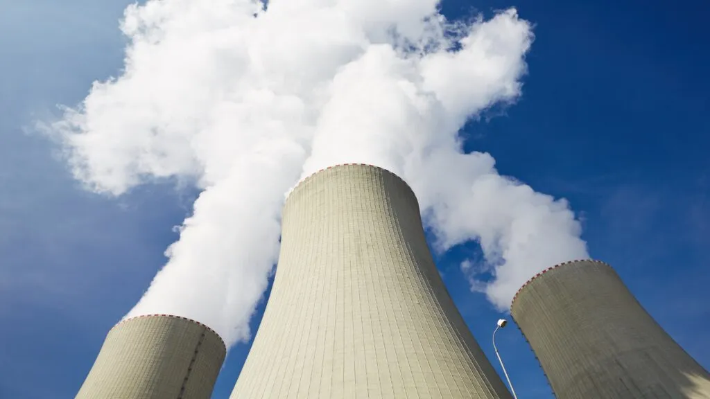 Energía nuclear como opción estratégica para abastecer centros de datos y el crecimiento de la inteligencia artificial