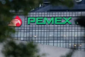 Deuda de Pemex disminuye en 2025 con reconocimiento de calificadoras y mercados