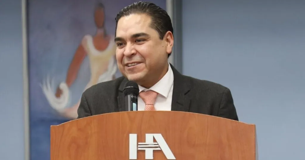 Hospital Angeles de Grupo Vazol de Olegario Vázquez Aldir, ofrecerá consultas contra el cáncer infantil en Torreón, Coahuila.