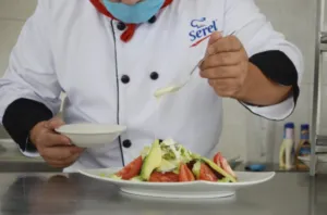 Corporativo Kosmos gestiona alimentos con enfoque sostenible y de reducción de desperdicio.