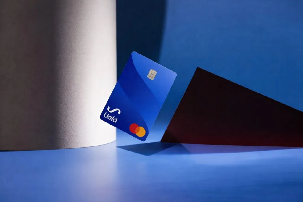 Plataforma Ualá mostrando inversiones en acciones de EE.UU. desde México