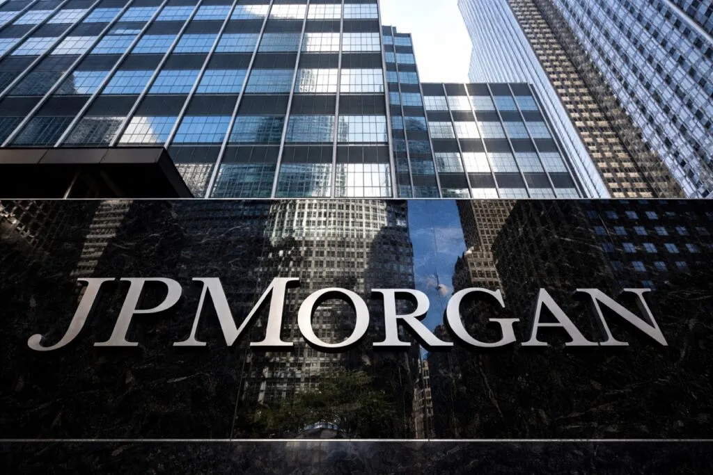 JP Morgan Argentina mejora expectativas por estabilización económica y menor riesgo país