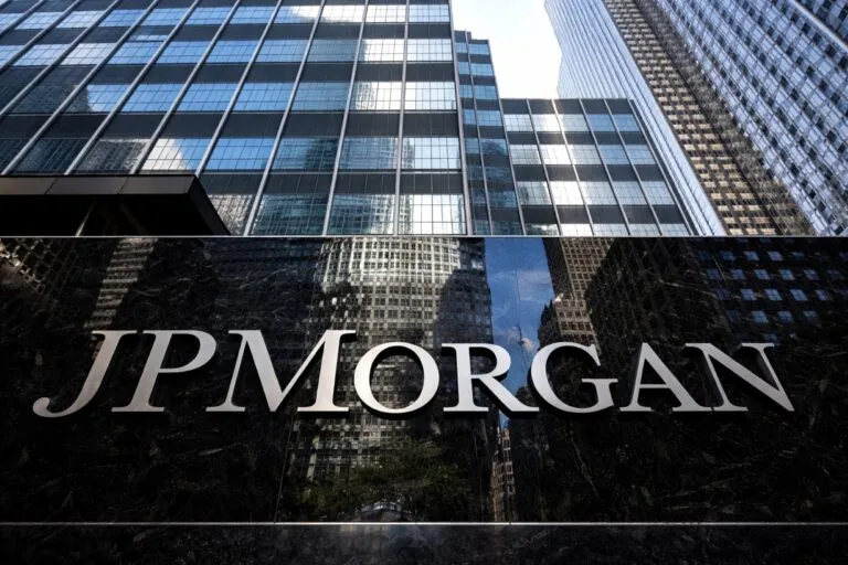 JP Morgan Argentina mejora expectativas por estabilización económica y menor riesgo país
