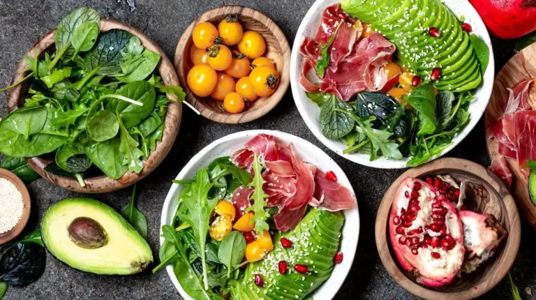 mercado keto en Estados Unidos con productos bajos en carbohidratos en supermercados y consumo saludable en crecimiento