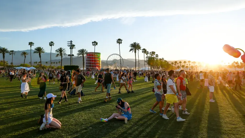 Vista panorámica de Coachella mostrando turismo, marcas y experiencias premium dentro del mercado emergente del entretenimiento
