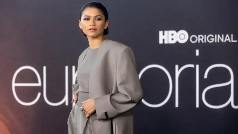 Escena inspirada en Euphoria que refleja el impacto en acciones HBO streaming y crecimiento de plataformas digitales