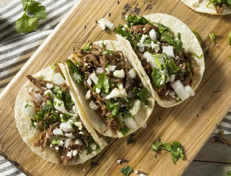 mercado de tacos global con taquerías mexicanas, expansión internacional y consumo de comida callejera