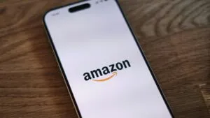 Amazon reporta ingresos récord impulsados por AWS y publicidad con fuerte inversión en inteligencia artificial y tecnología