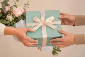 Derrama económica del Día de las Madres impulsa el consumo y presiona hogares mexicanos