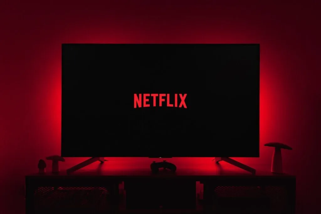 Netflix compite por la atención global con contenido original, tecnología y nuevas estrategias de entretenimiento digital.