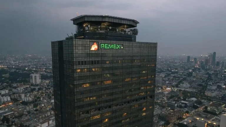 Pemex reporta pérdidas en el primer trimestre con caída en ingresos y ajustes en deuda y producción de hidrocarburos en México