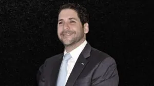 Ariel Picker analiza los riesgos corporativos y la necesidad de fortalecer la seguridad interna empresarial.