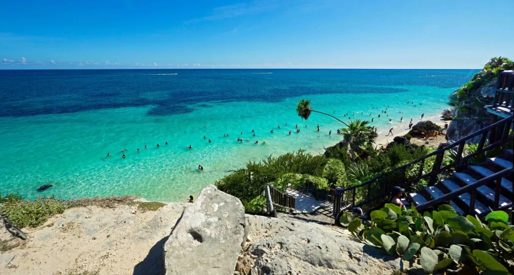 Feria turística Tulum con actividades culturales y gastronómicas en Quintana Roo durante 2026