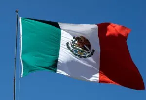 Dólar hoy México con peso mexicano fortalecido por alivio geopolítico y estabilidad cambiaria