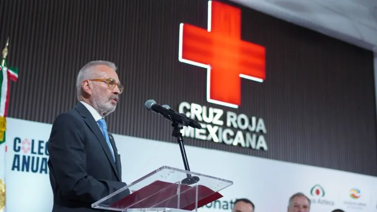 Banco Azteca entrega donativo a la Cruz Roja Mexicana para fortalecer atención médica y servicios de emergencia