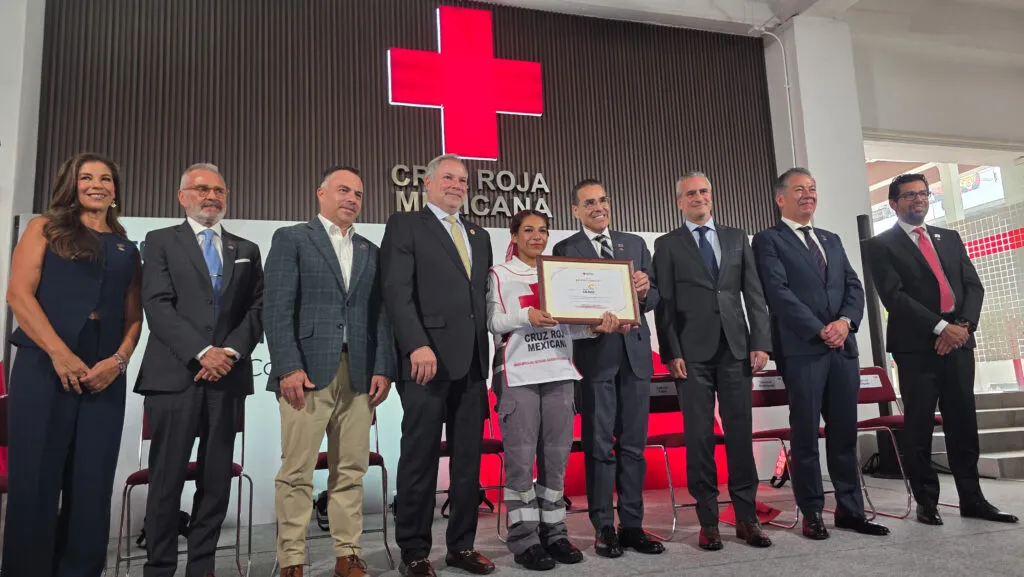 Banco Azteca y Cruz Roja activan red financiera de ayuda humanitaria